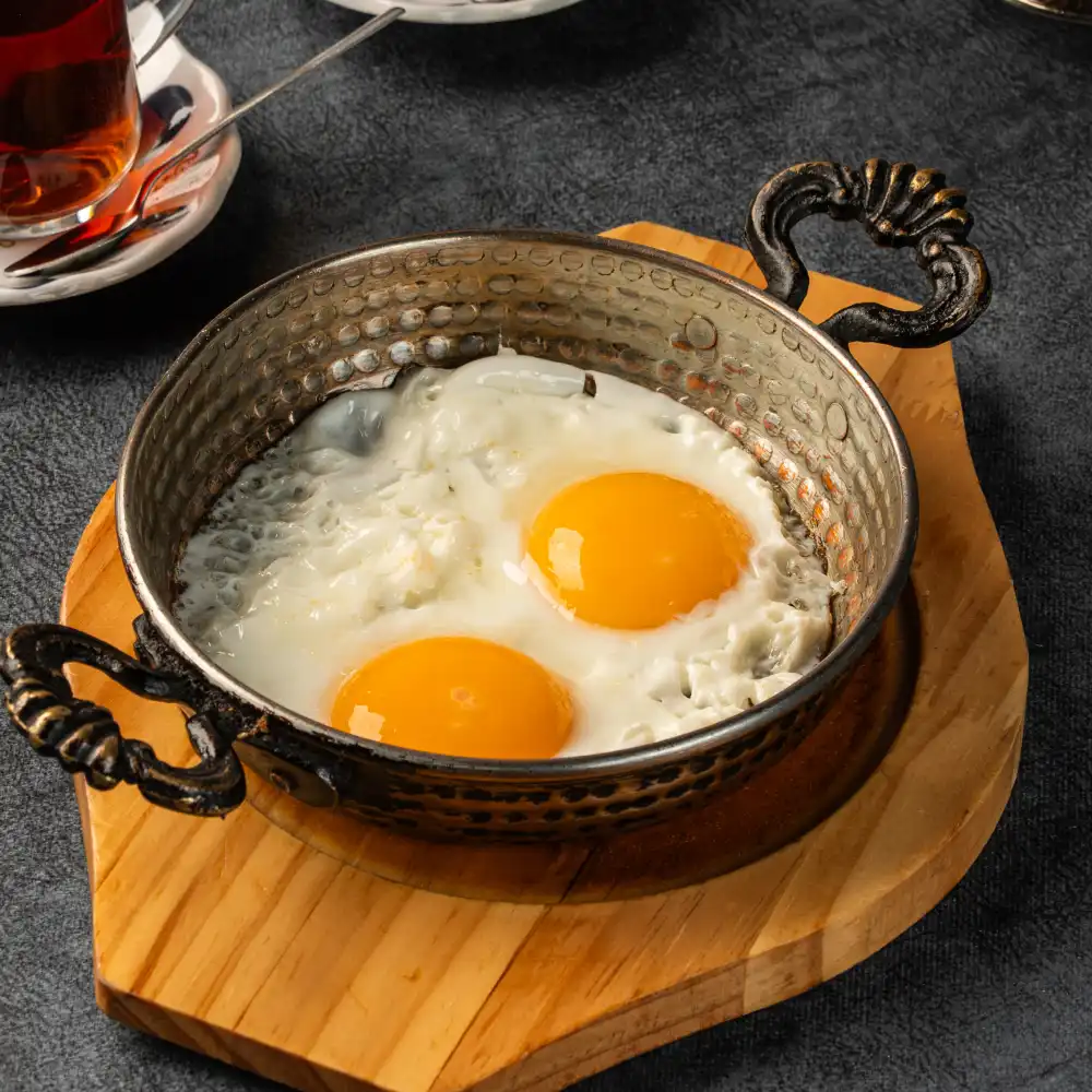 2 EGGS OVER MEDIUM
